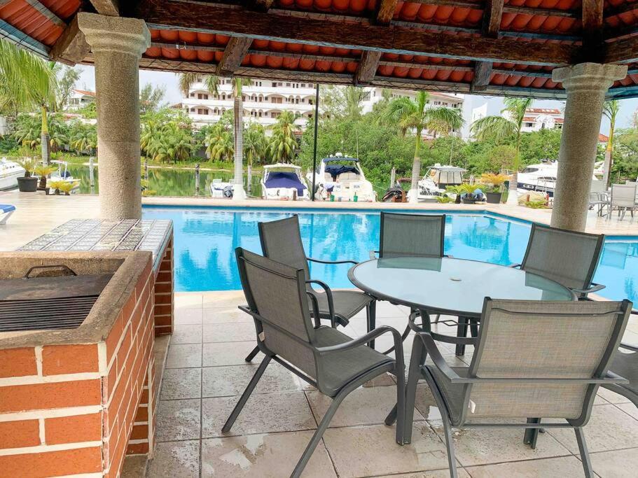 Chic Lagoon Front Villa By Casa Paraiso Cancún Exterior foto